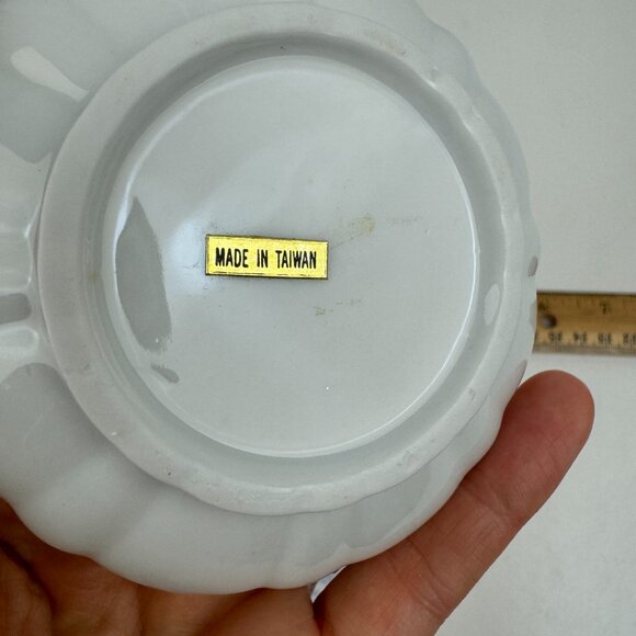 Vtg Mother is another word for love Round Trinket Dish w Lid Gold Accents w Box - Picture 9 of 11